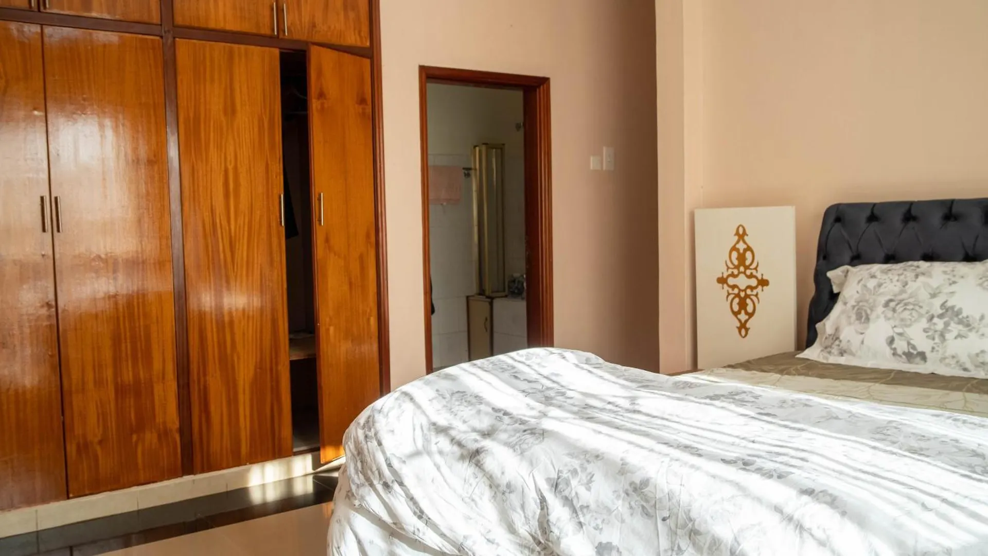 The Terrace Villa كامبالا بيت للعطل